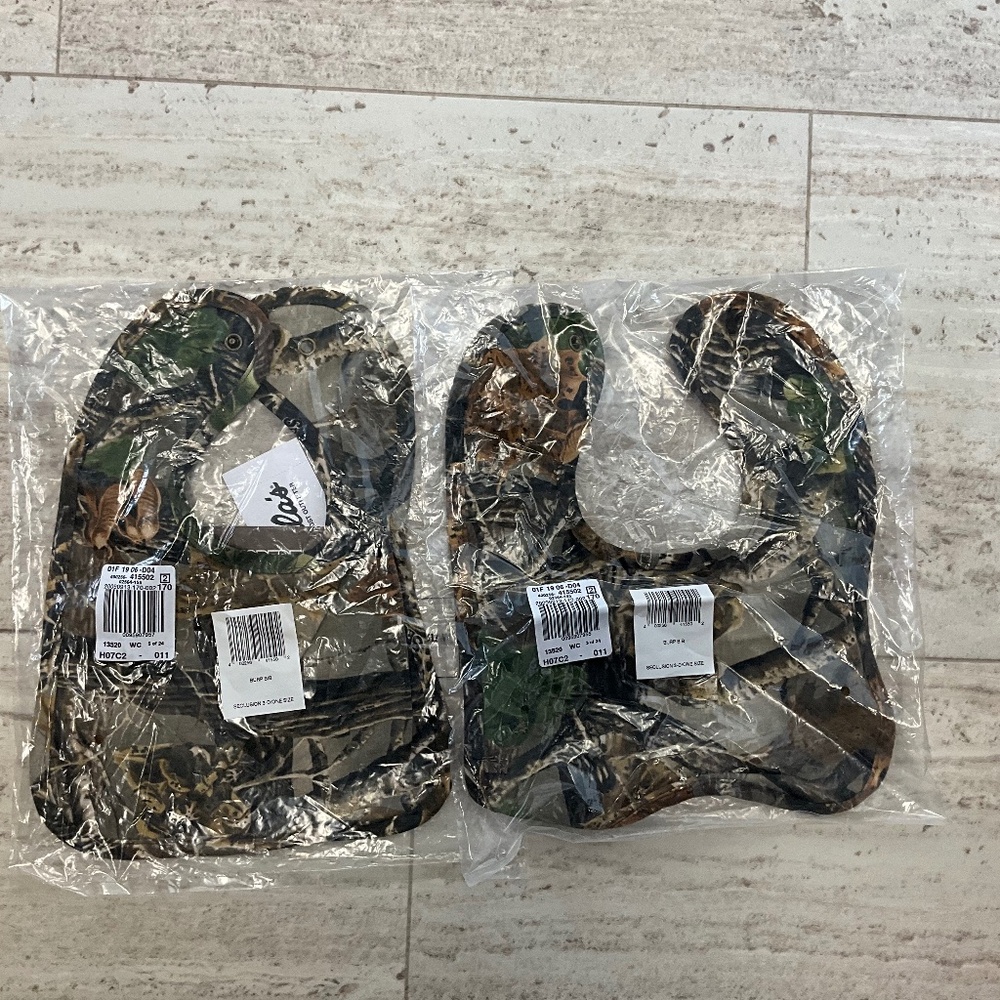 Cabelas infant/toddler camo bibs